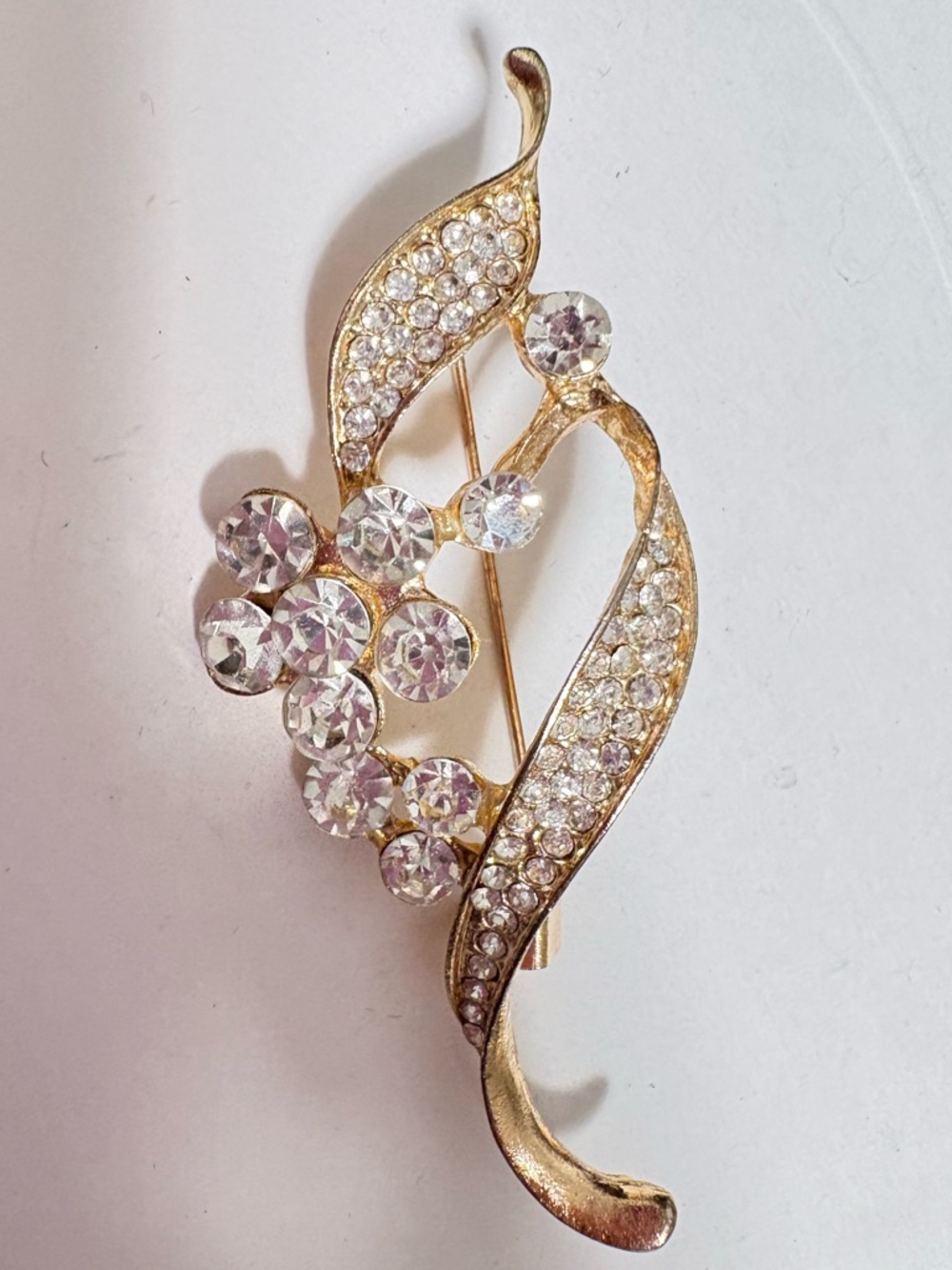 Vintage Gold tone rhinestone Floral Leaf Brooch - Sparkling Clear Rhinestones
